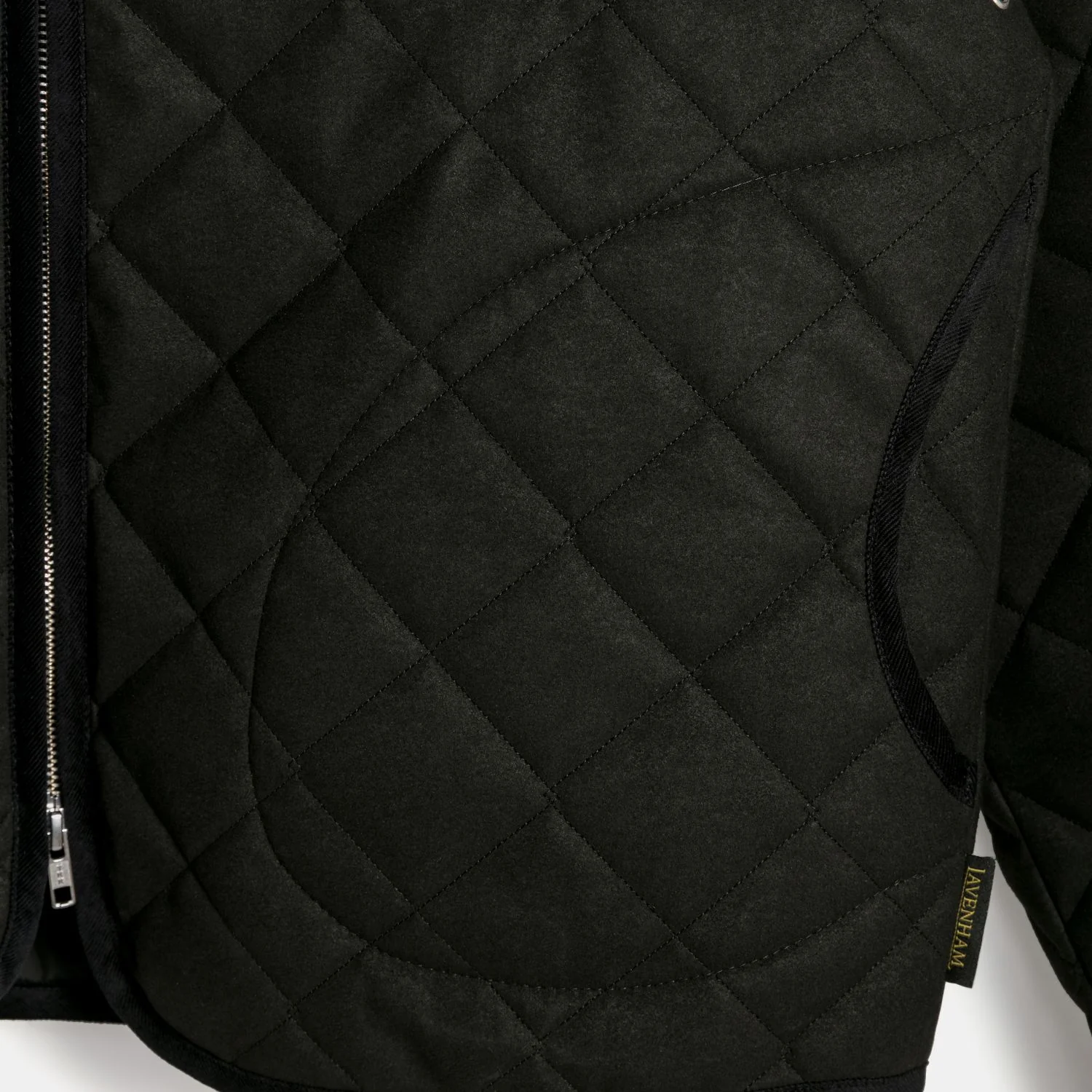 Black Edition Raglan Teynham - Image 5