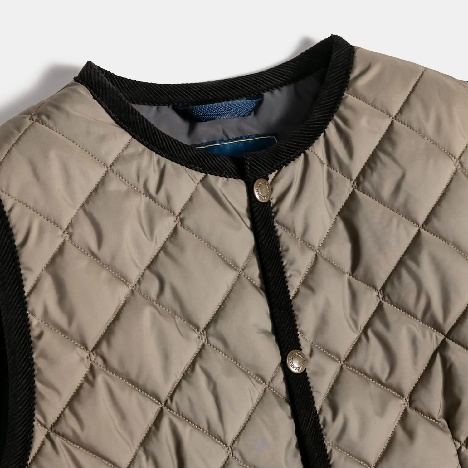 Contrast Cornard Gilet - Image 5